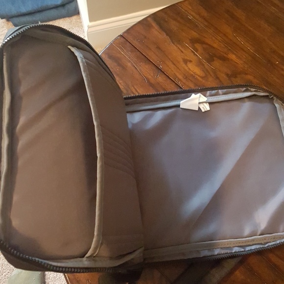 OGIO backpack with HPE logo - Picture 3 of 4